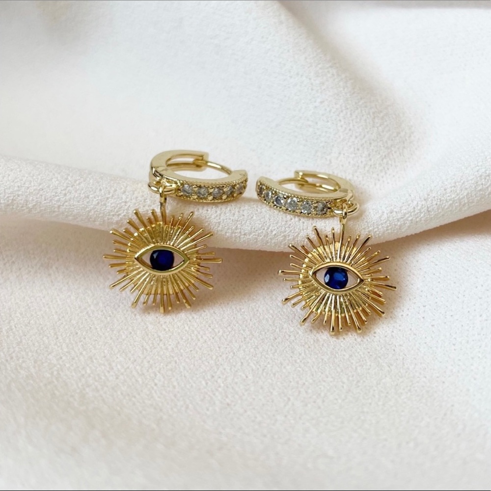 Eye Earrings